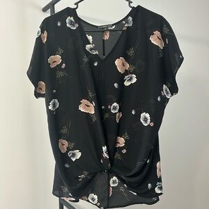 West Kei women’s blouse. Size M.